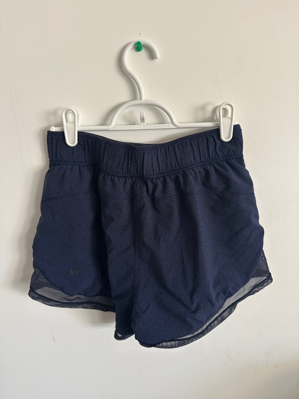 Lulu Lemon Women's Reversible Navy Athletic Shorts - Picture 2 of 9